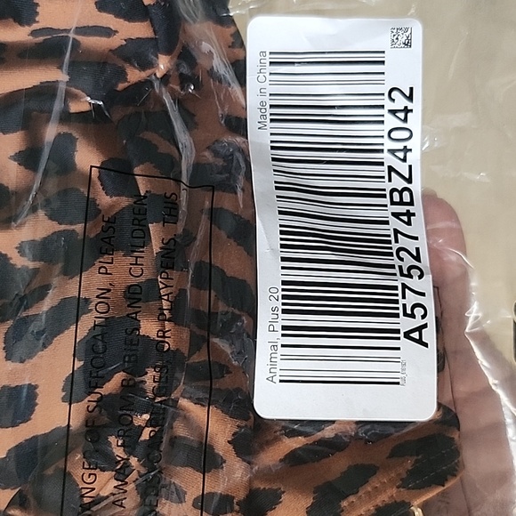 Girl With Curves Swimsuit - Picture 4 of 5